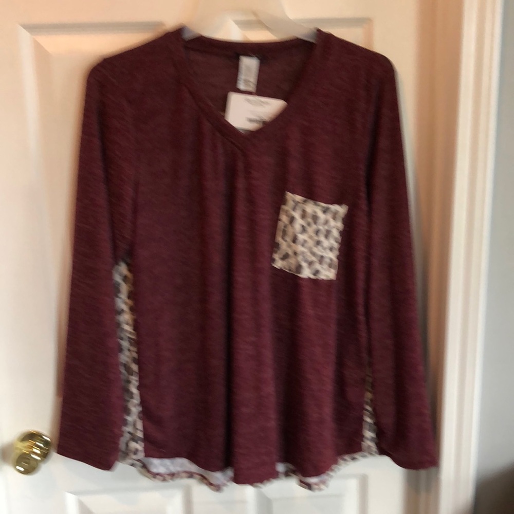3X new with tags burgundy and cheetah print V-neck tee 95% polyester 5% spandex